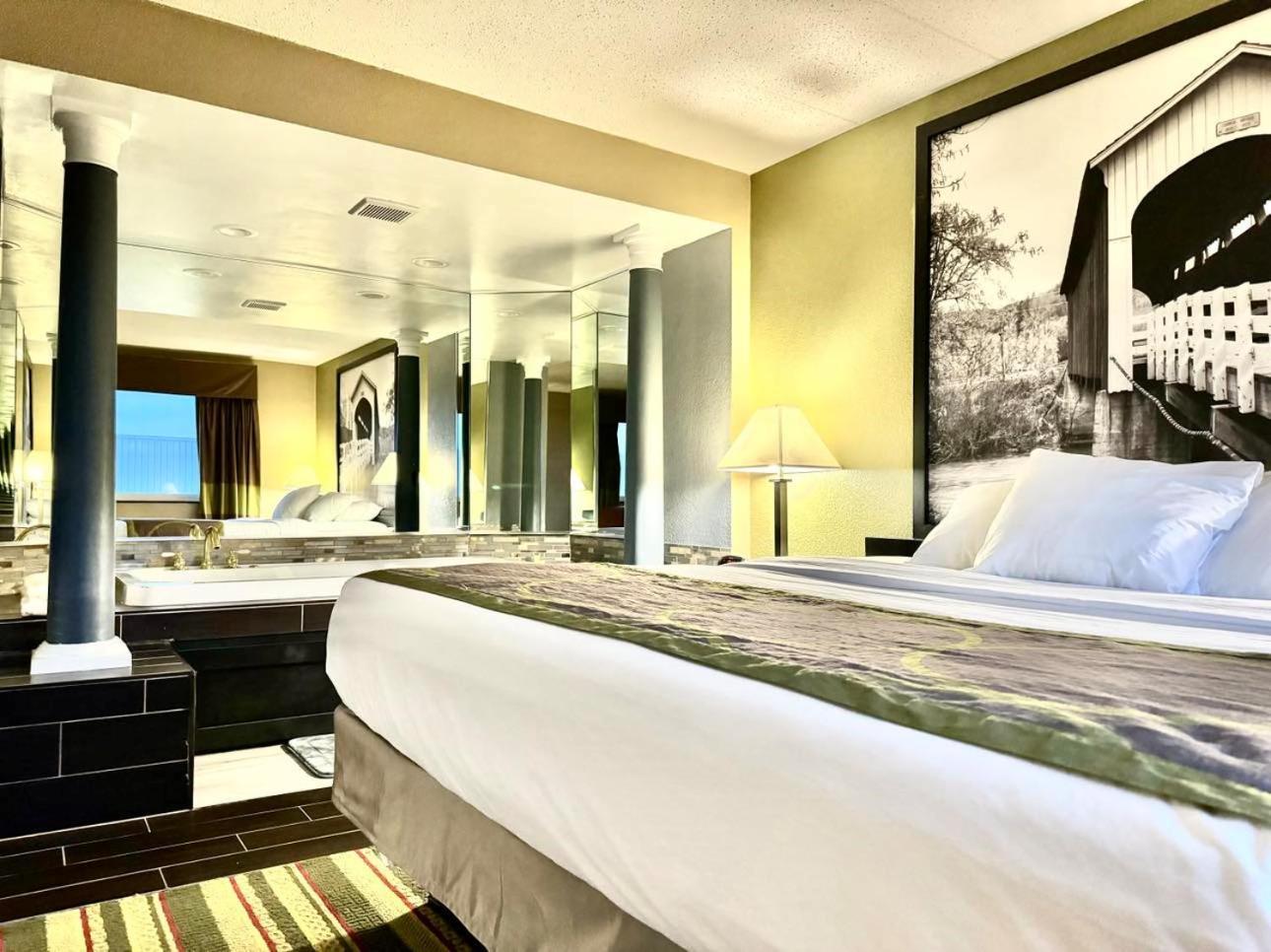 Super 8 By Wyndham Frederick Hotel Buitenkant foto