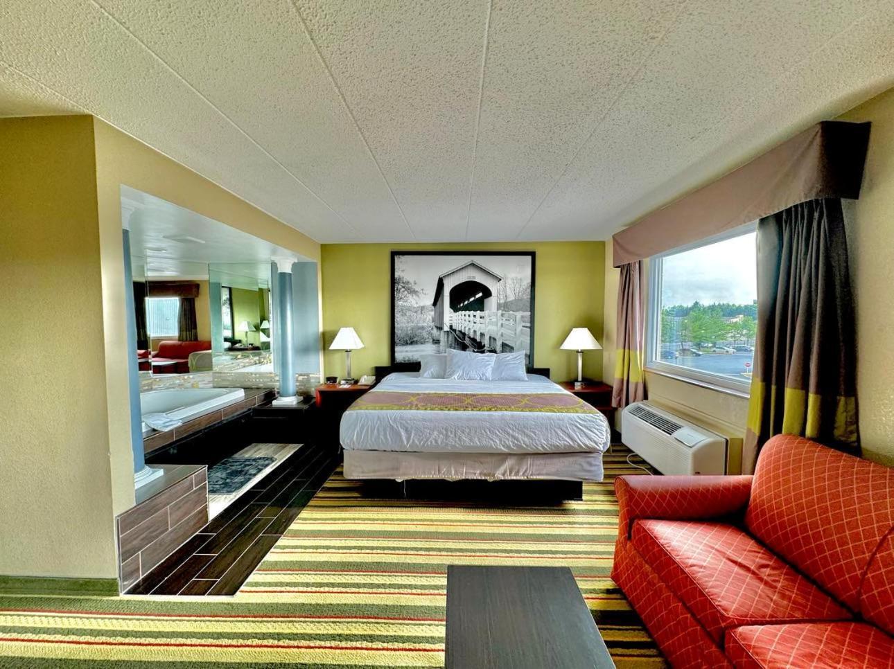 Super 8 By Wyndham Frederick Hotel Buitenkant foto